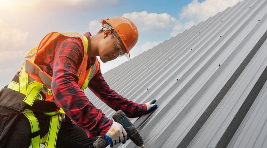 Professional gutter cleaning in Springfield, TN
